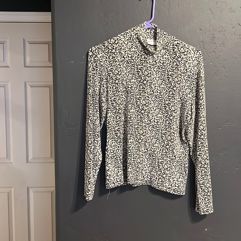 Vintage leopard turtle neck